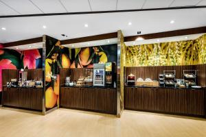 fairfield inn and suites by marriott van canton area