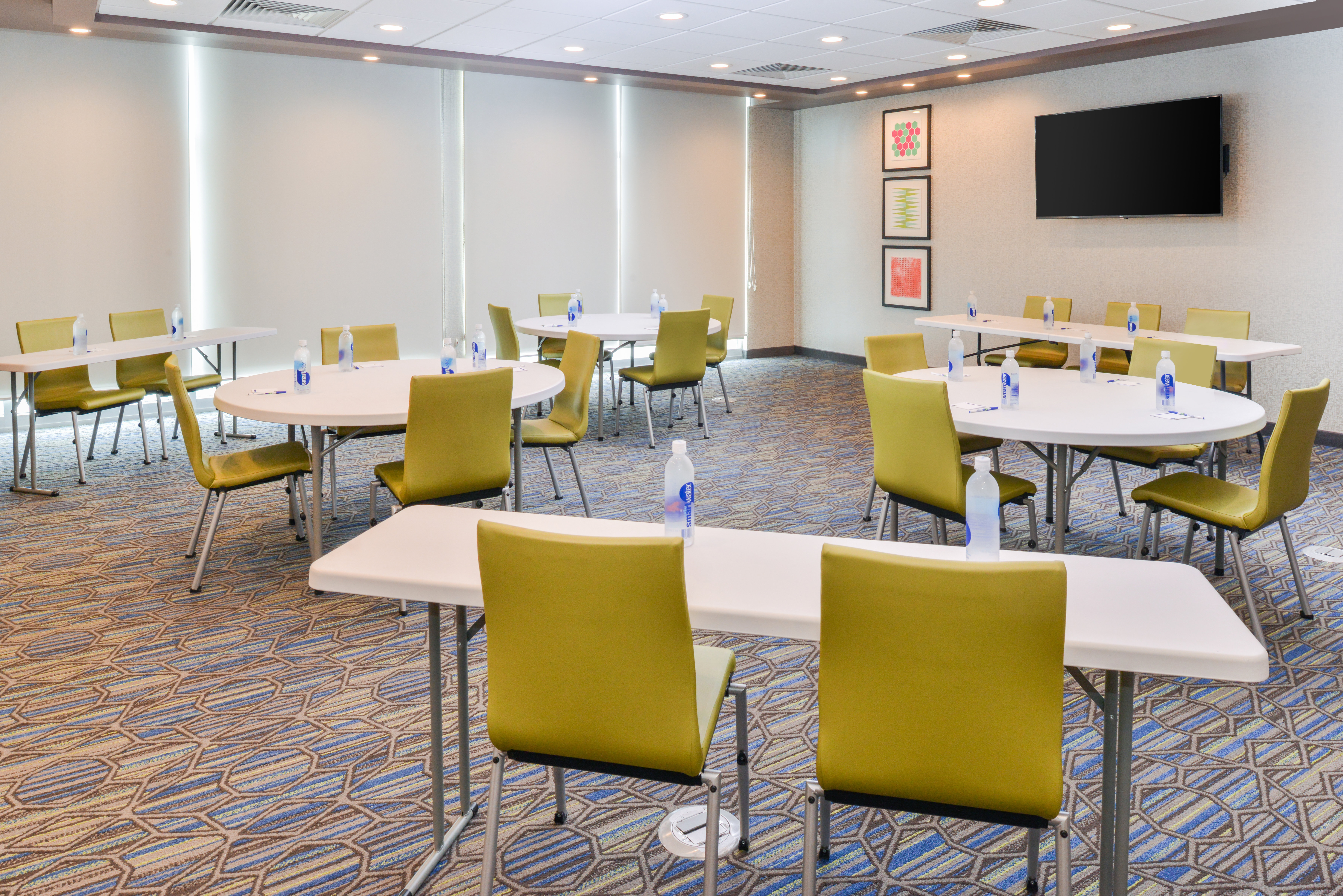 holiday inn express and suites ogallala by ihg
