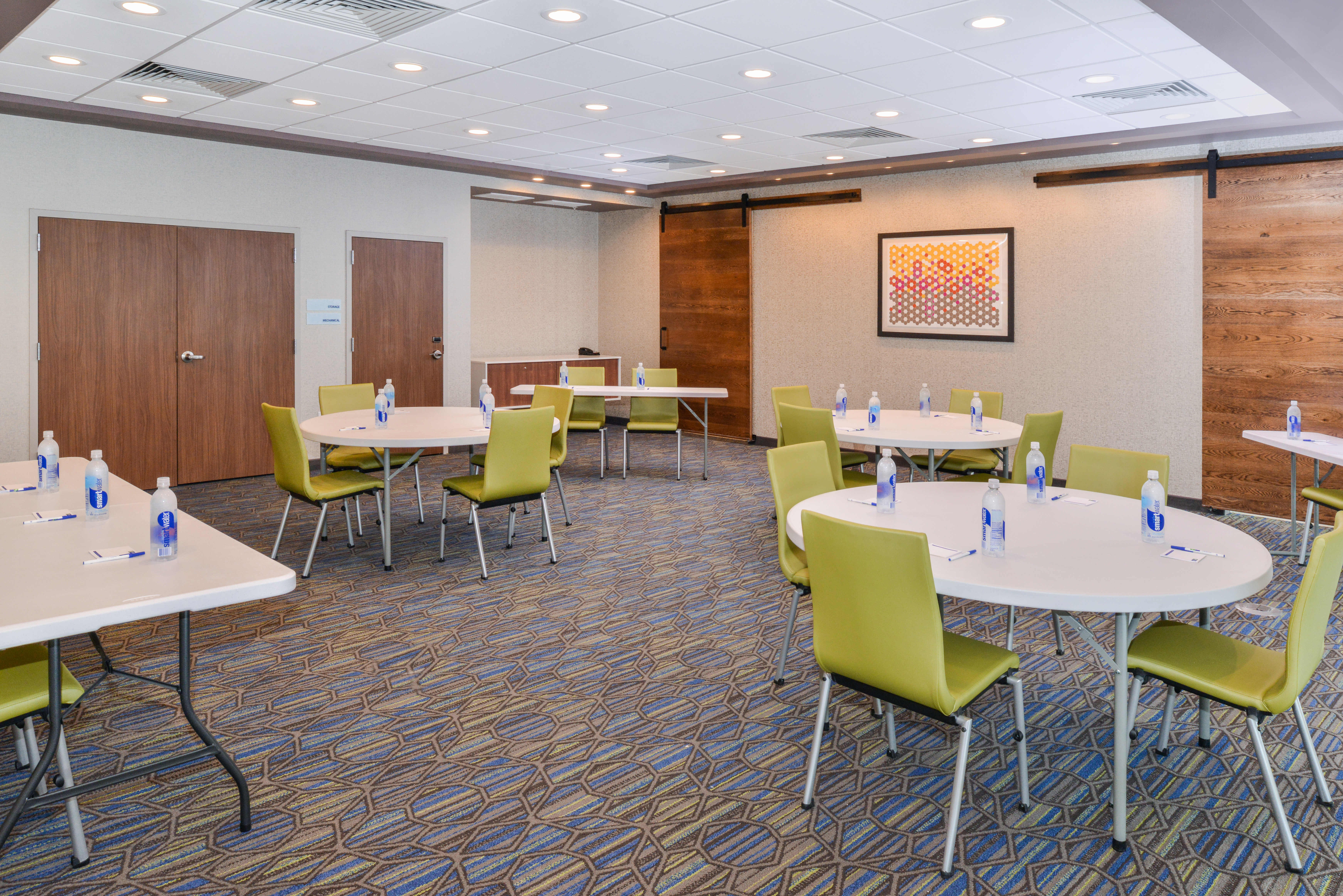 holiday inn express and suites ogallala by ihg
