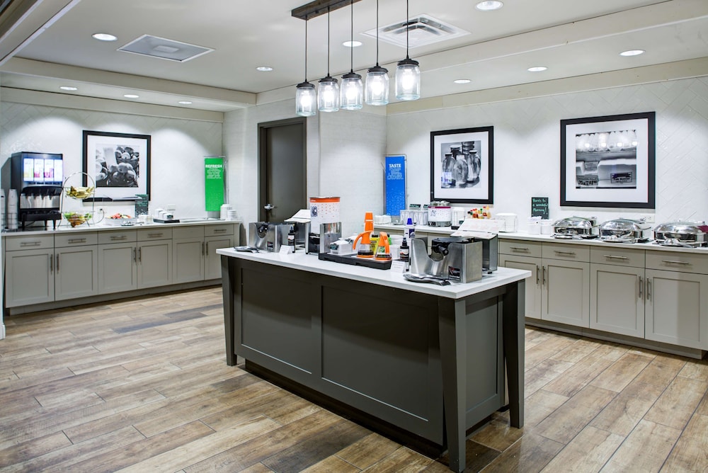 hampton inn and suites pittsburg kansas crossing
