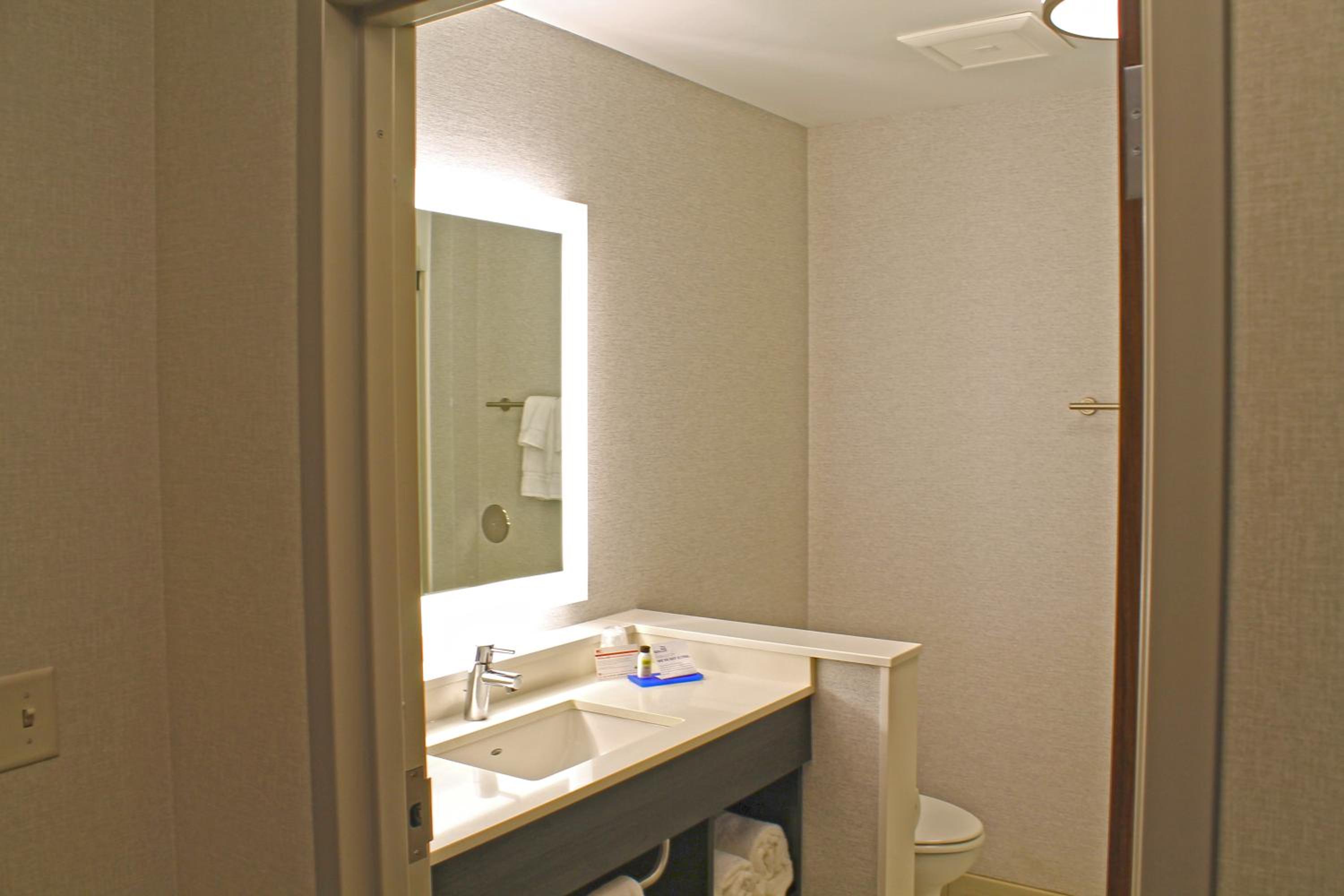 holiday inn express and suites st louis south i 55