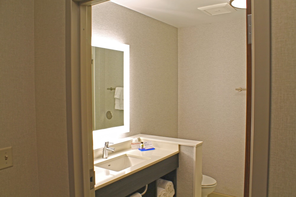 holiday inn express and suites st louis south i 55