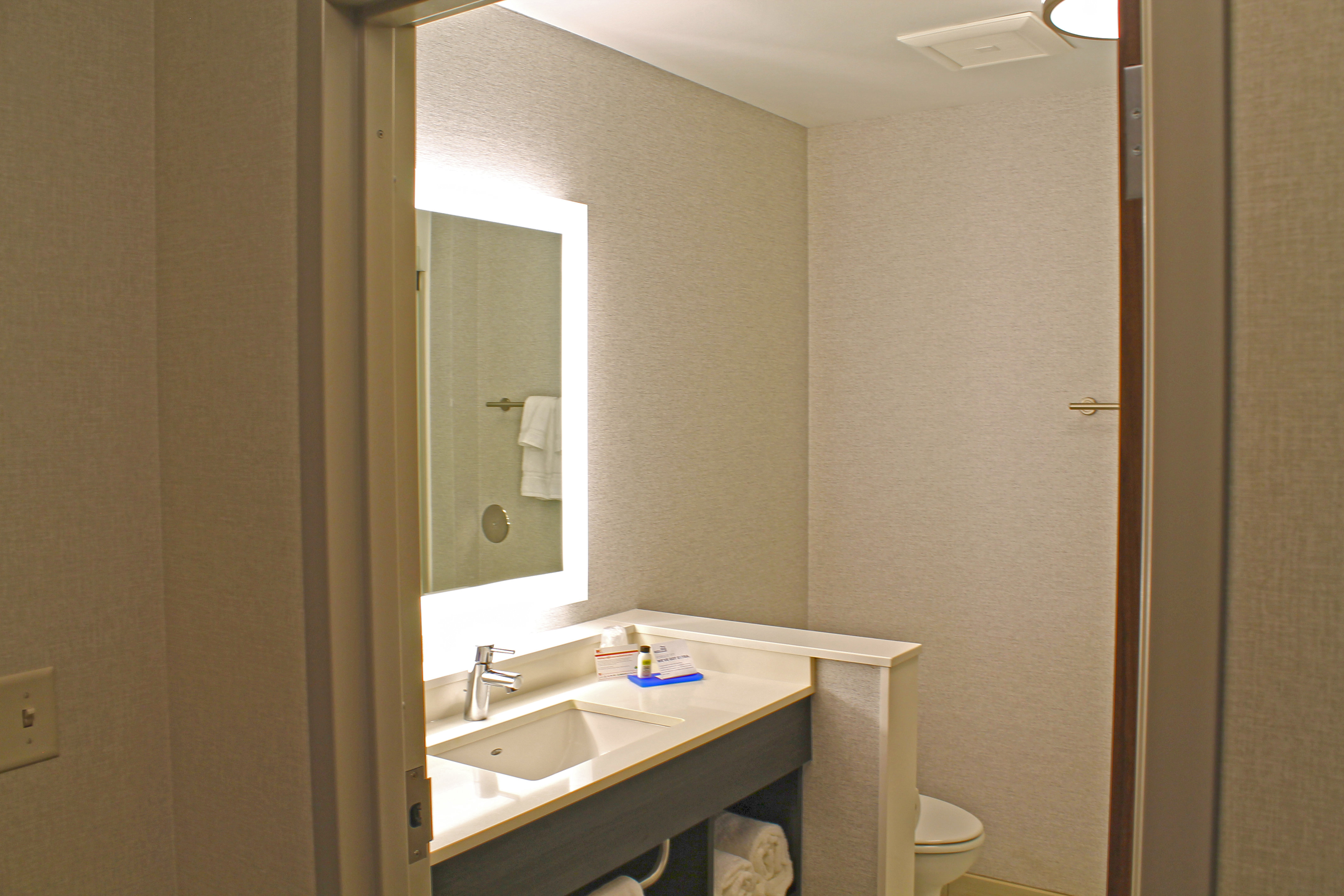 holiday inn express and suites st louis south i 55