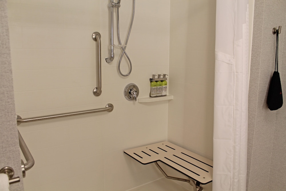 holiday inn express and suites st louis south i 55