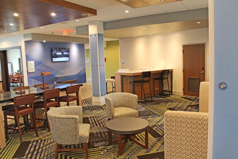 holiday inn express and suites st louis south i 55