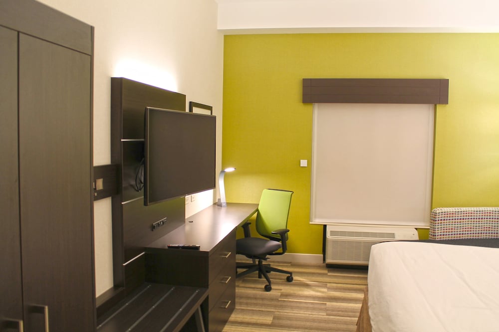 holiday inn express and suites st louis south i 55