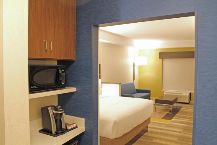 holiday inn express and suites st louis south i 55