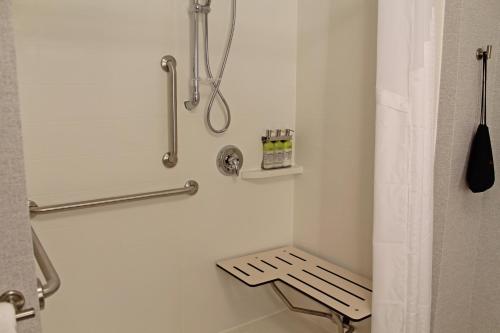 holiday inn express and suites st louis south i 55