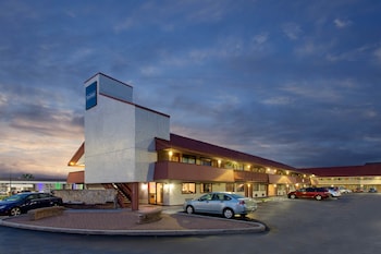 Travelodge By Wyndham Chicago - South Holland,Near Midwest Carvers Museum,2 star
