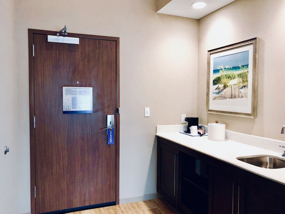 hampton inn and suites mary esther fort walton beach