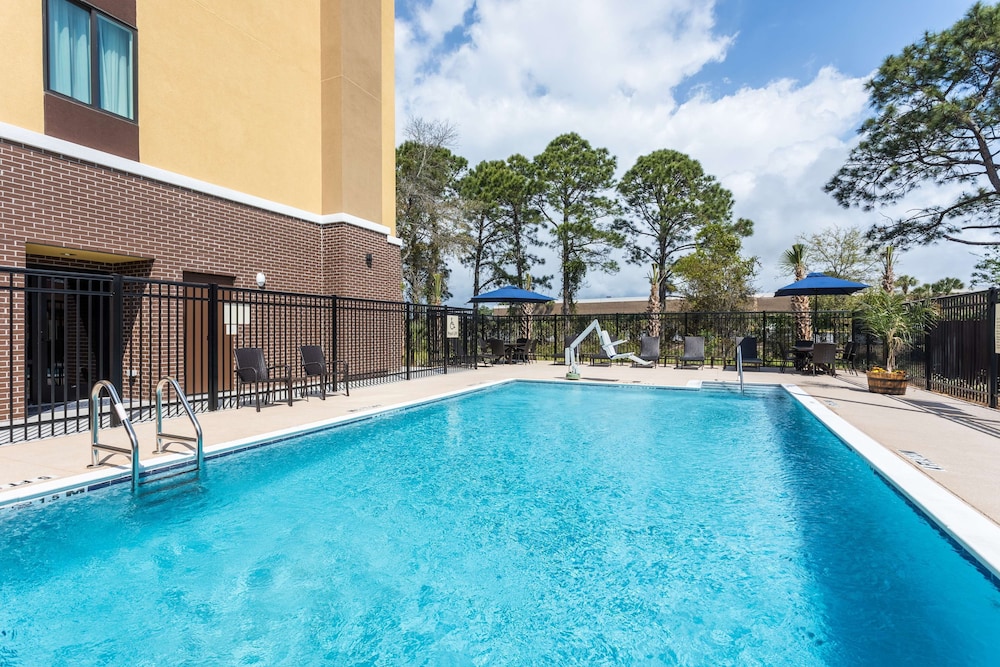 hampton inn and suites mary esther fort walton beach