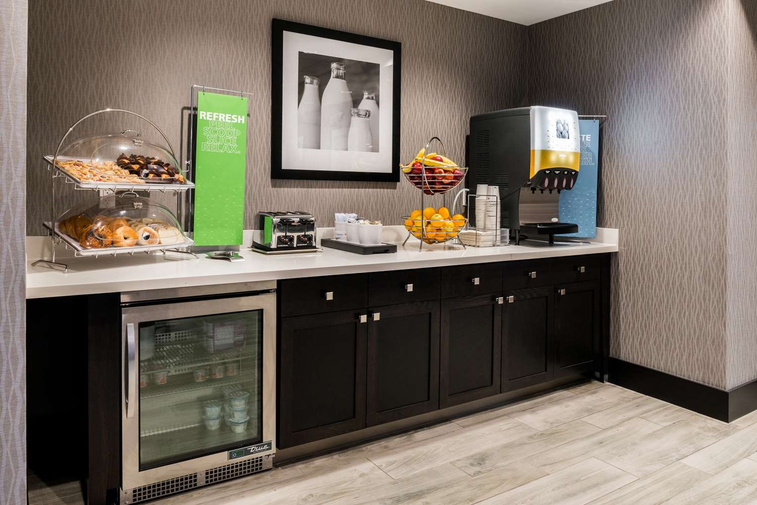 hampton inn and suites wixom