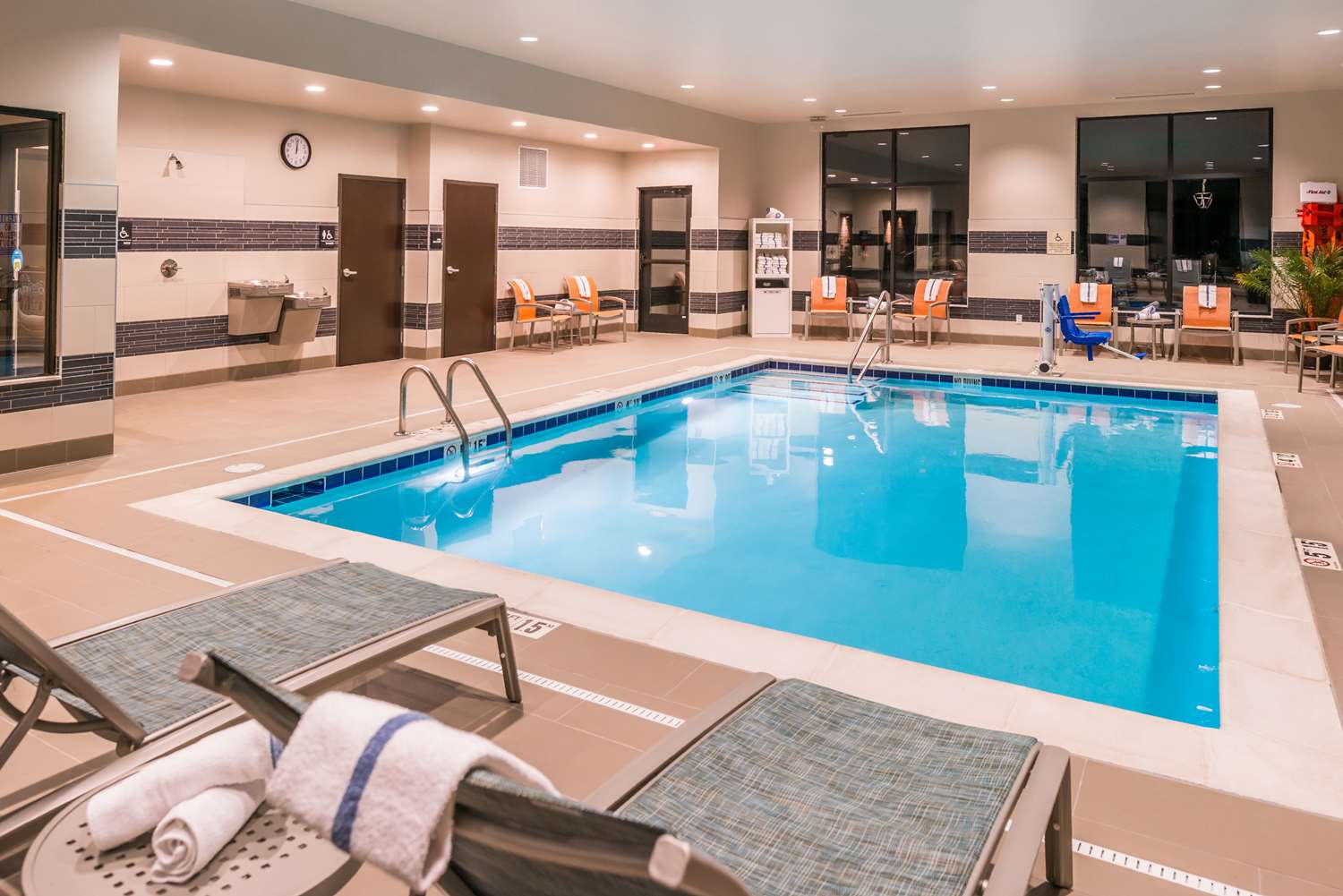 hampton inn and suites wixom