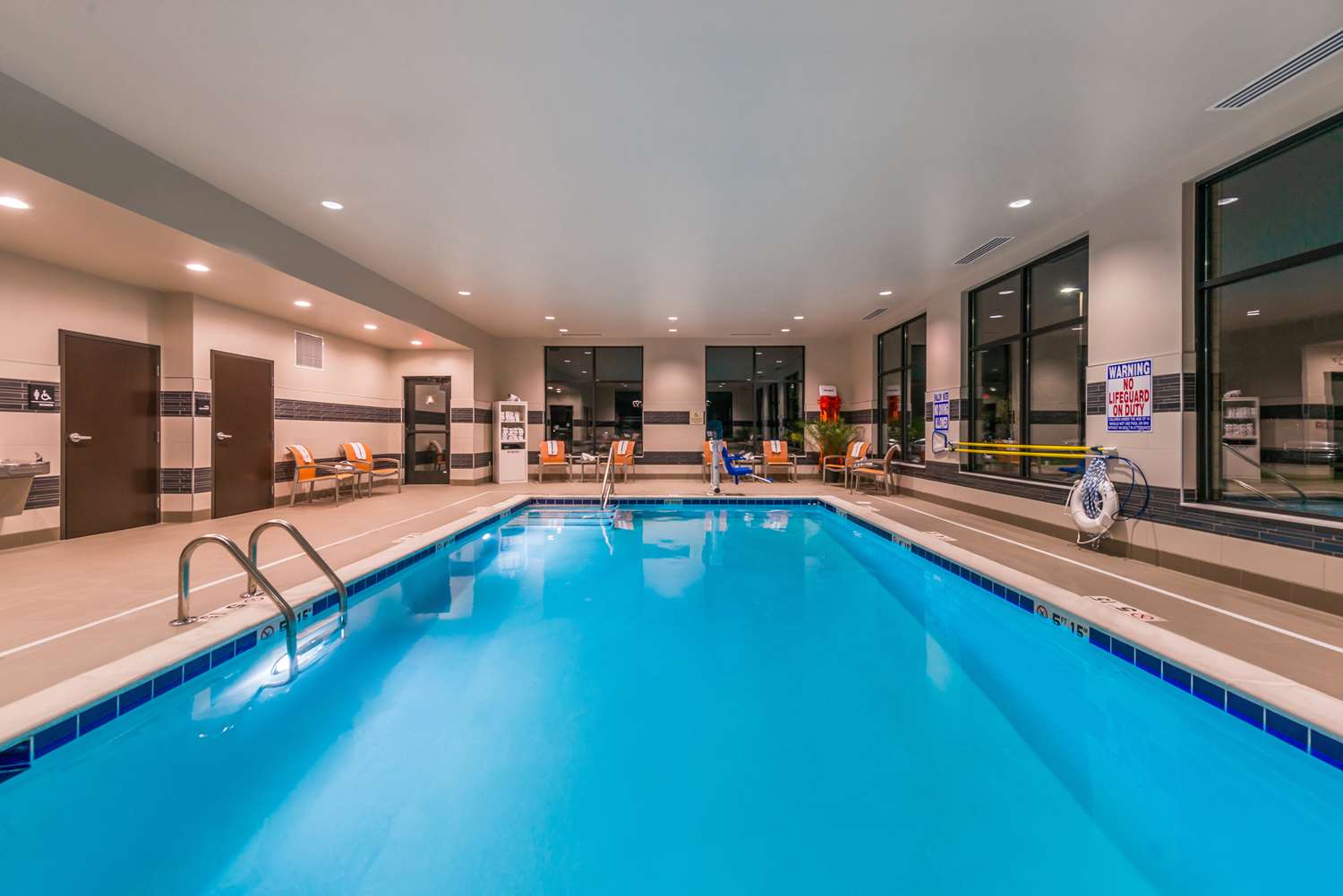 hampton inn and suites wixom