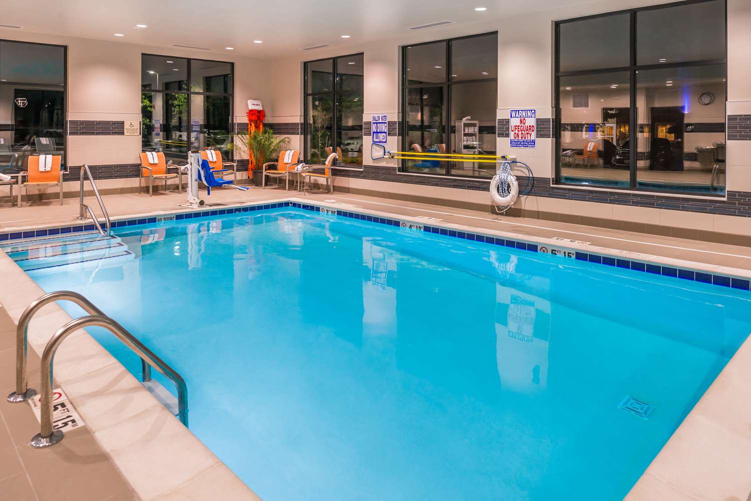 hampton inn and suites wixom