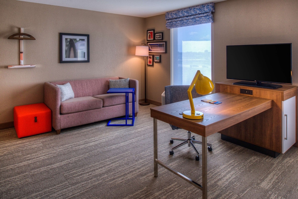 hampton inn and suites wixom