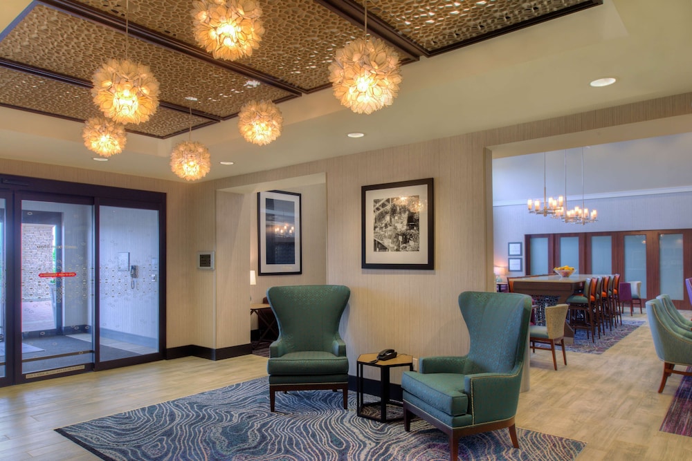 hampton inn and suites wixom