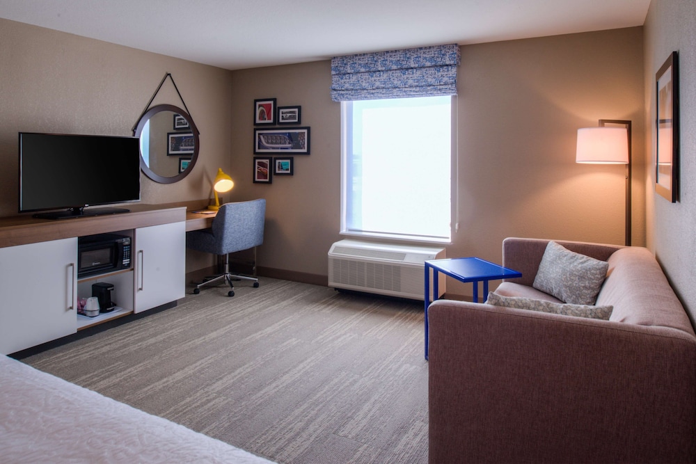 hampton inn and suites wixom