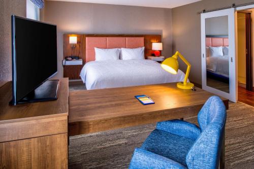 hampton inn and suites wixom