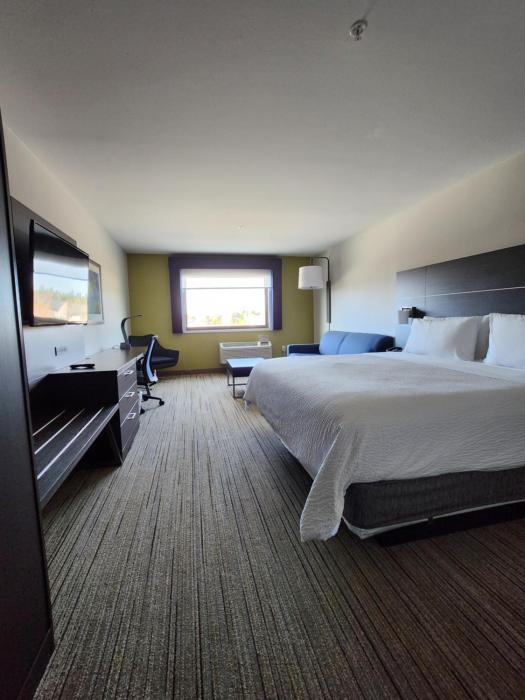 holiday inn express and suites camas vancouver by ihg