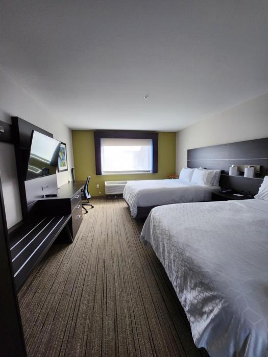 holiday inn express and suites camas vancouver by ihg