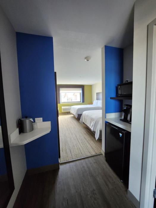 holiday inn express and suites camas vancouver by ihg