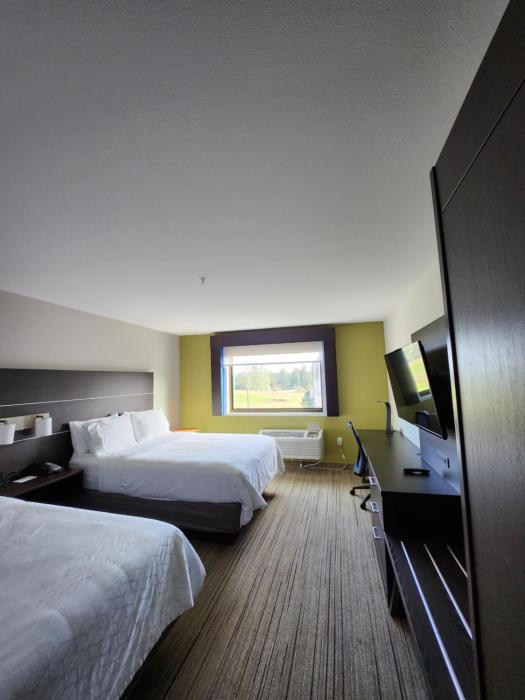 holiday inn express and suites camas vancouver by ihg