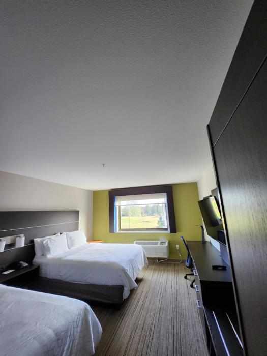 holiday inn express and suites camas vancouver by ihg