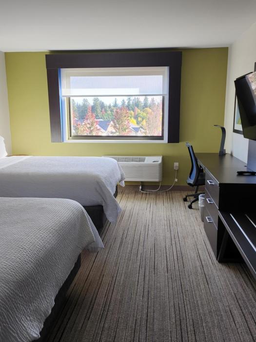 holiday inn express and suites camas vancouver by ihg