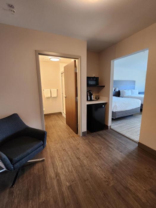 holiday inn express and suites camas vancouver by ihg