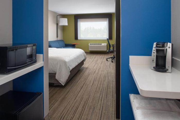 holiday inn express and suites camas vancouver by ihg