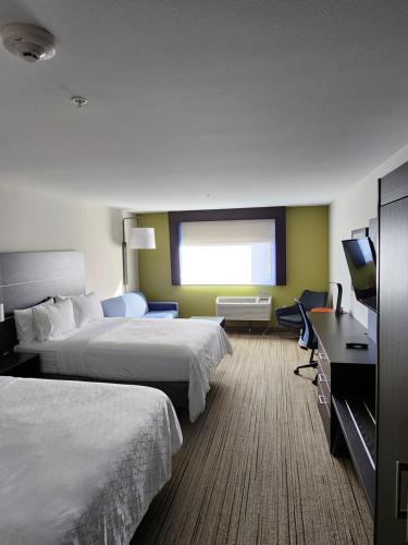 holiday inn express and suites camas vancouver by ihg