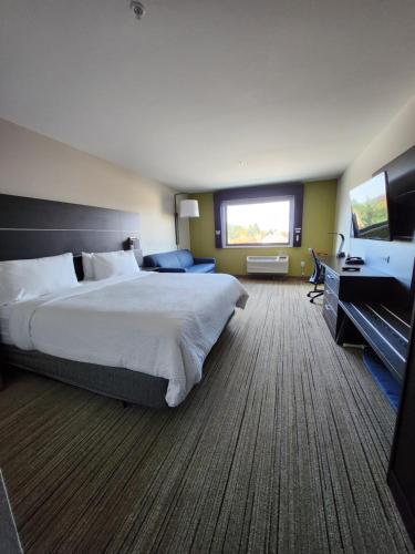 holiday inn express and suites camas vancouver by ihg
