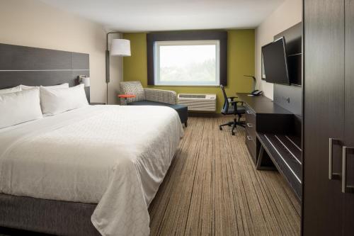 holiday inn express and suites camas vancouver by ihg