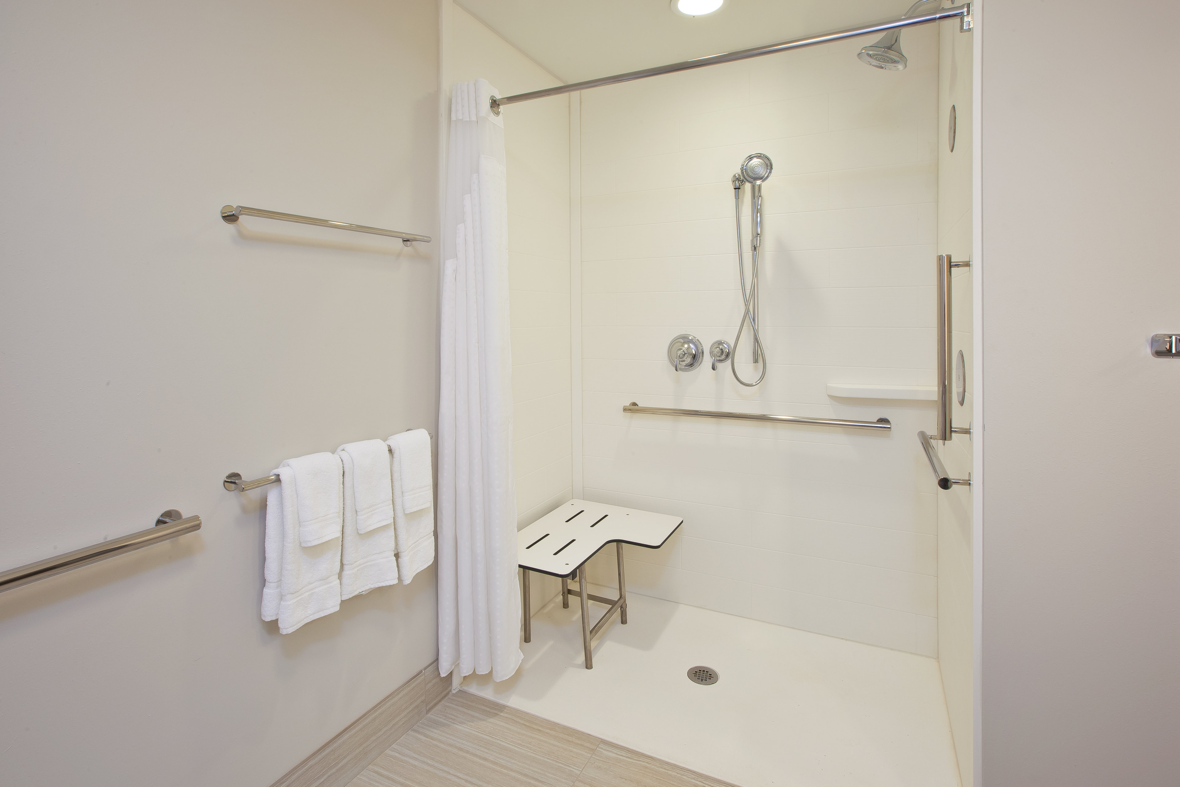 holiday inn express and suites south hill by ihg