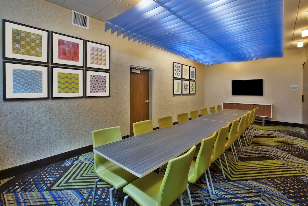holiday inn express and suites south hill by ihg