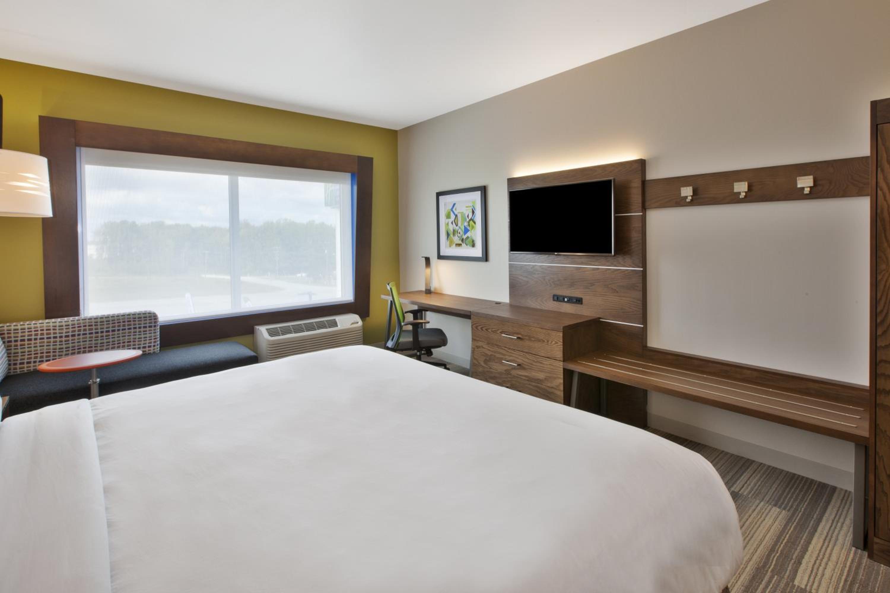 holiday inn express and suites south hill by ihg