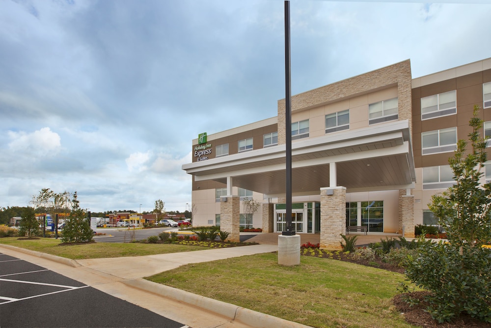 holiday inn express and suites south hill by ihg