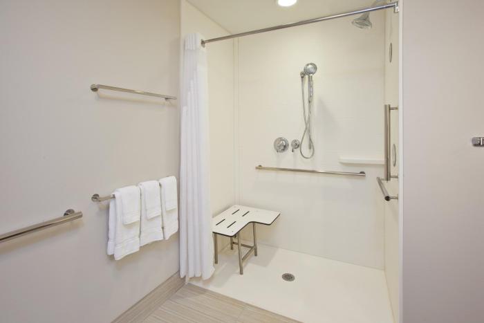 holiday inn express and suites south hill by ihg