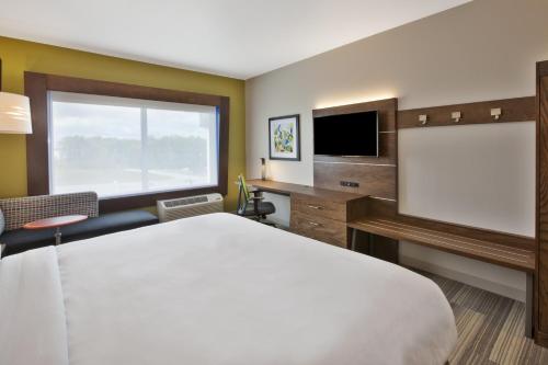 holiday inn express and suites south hill by ihg
