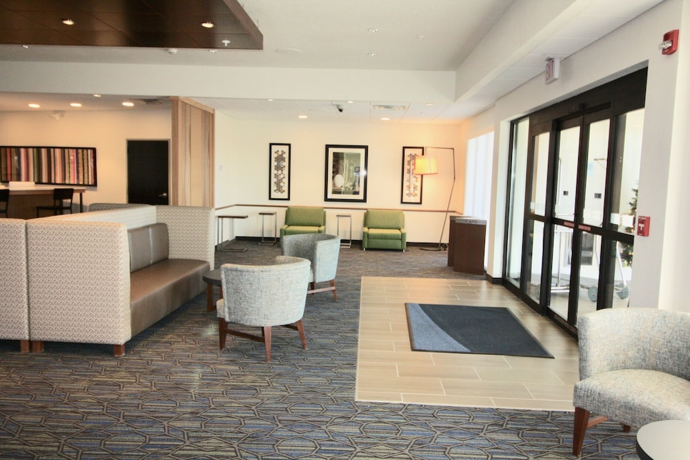 holiday inn exp and sts kirksville university area