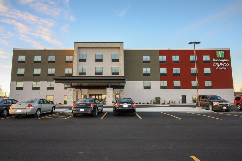 holiday inn exp and sts kirksville university area