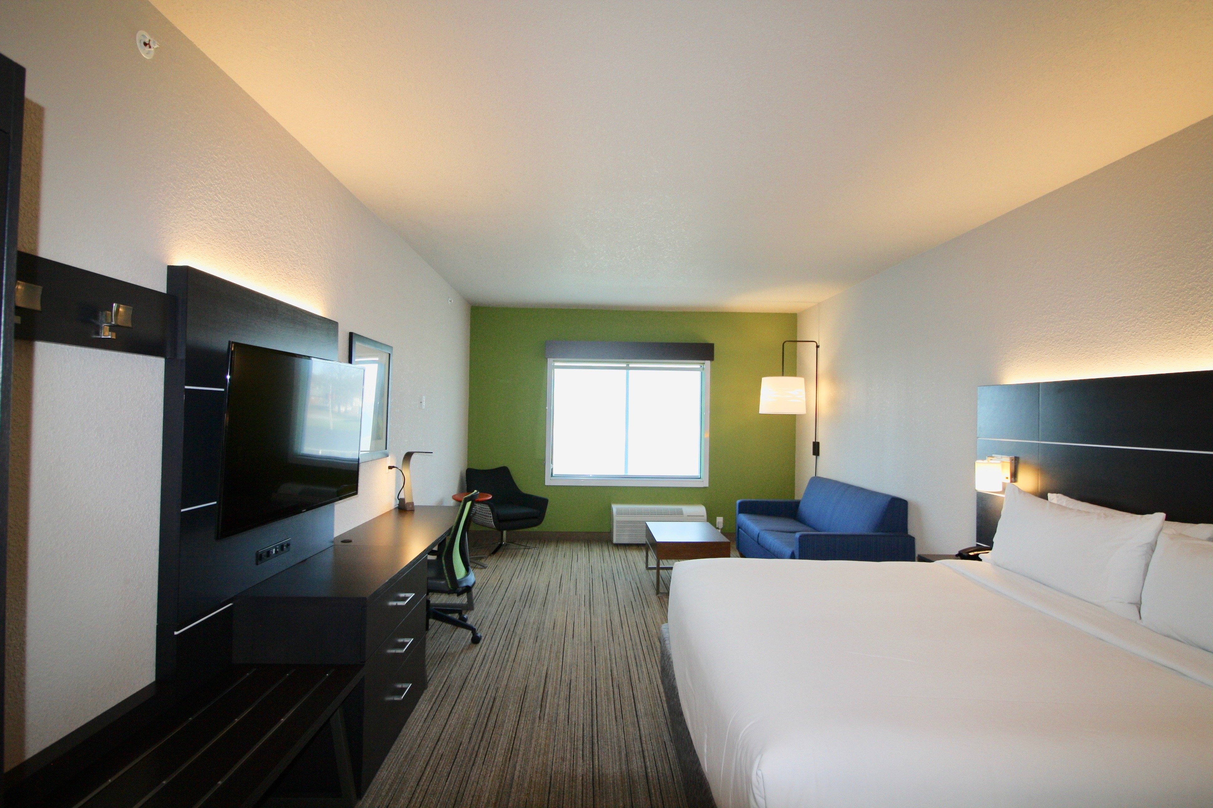 holiday inn exp and sts kirksville university area