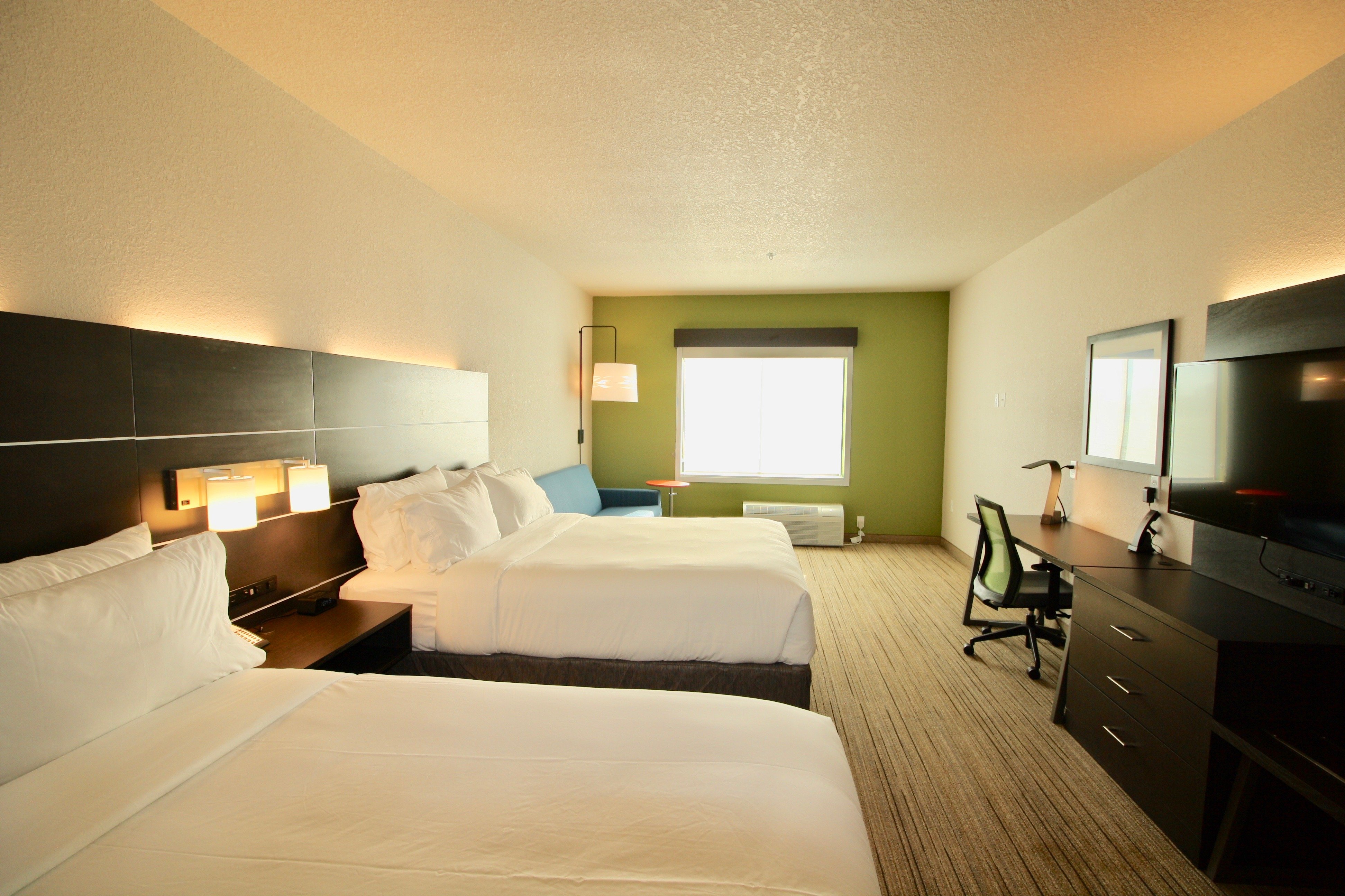 holiday inn exp and sts kirksville university area