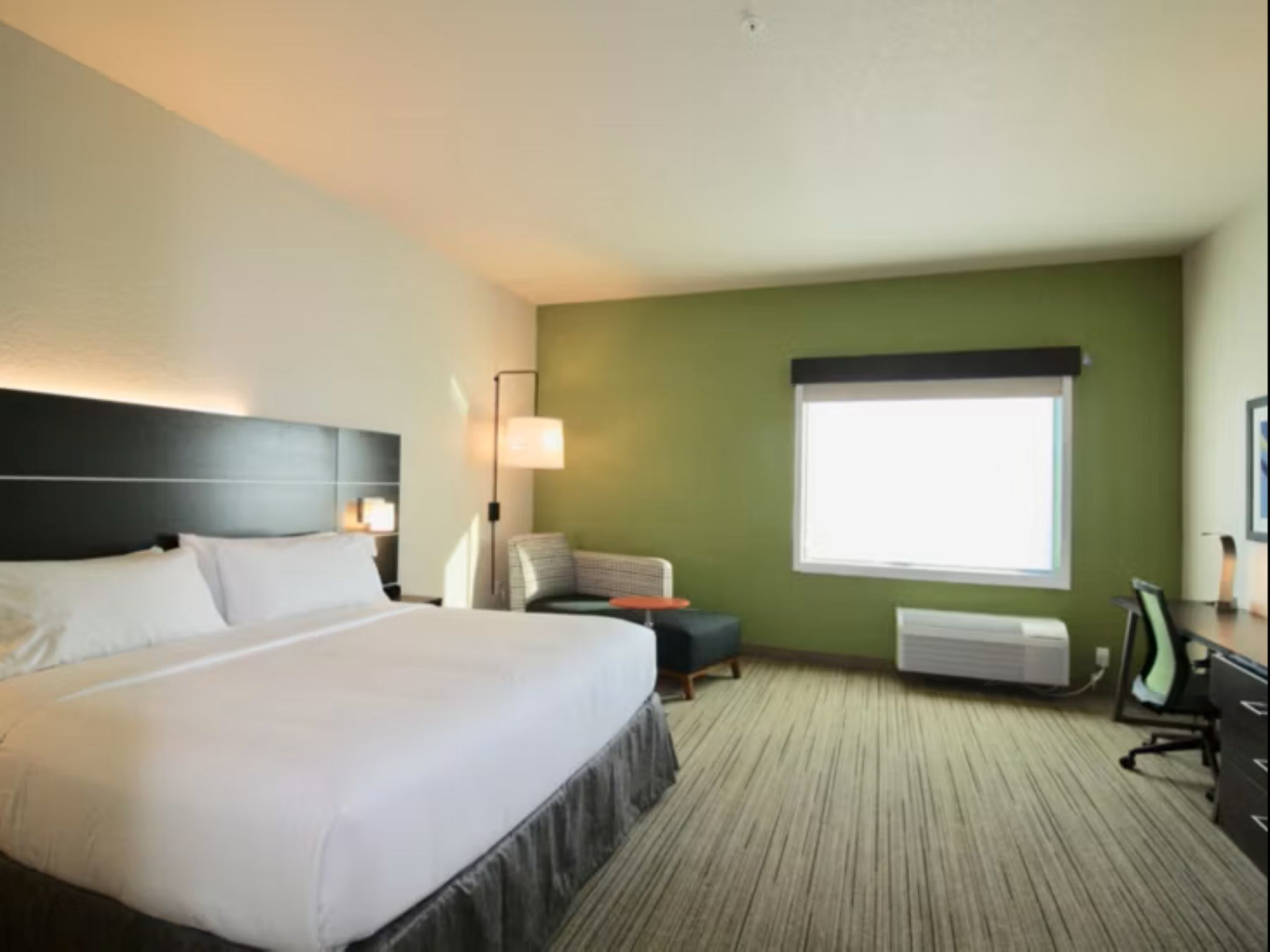 holiday inn exp and sts kirksville university area