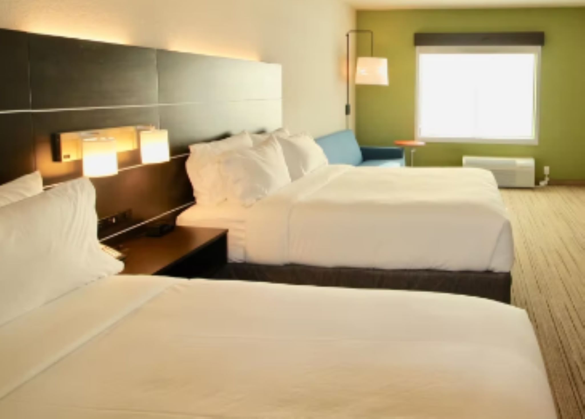 holiday inn exp and sts kirksville university area