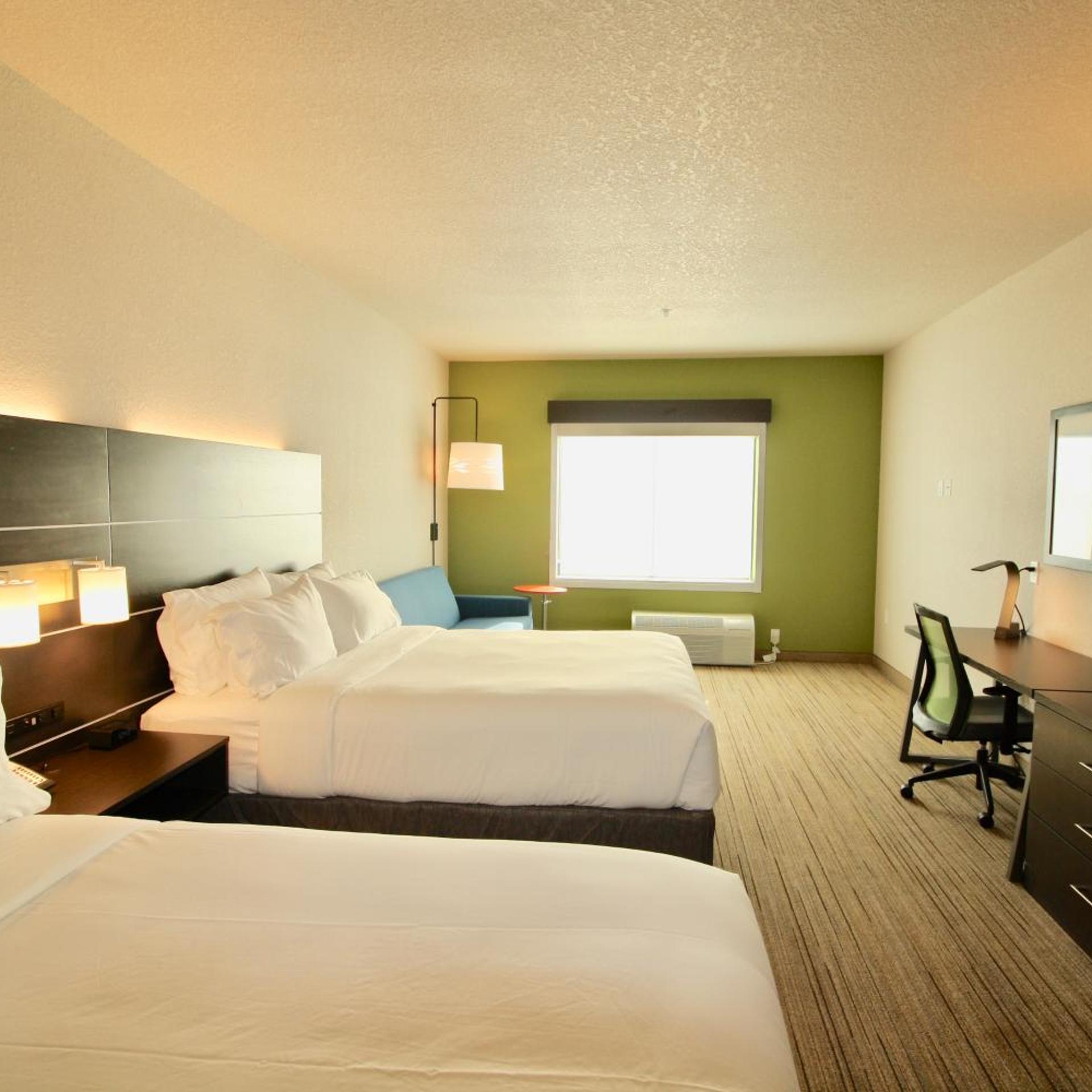 holiday inn exp and sts kirksville university area