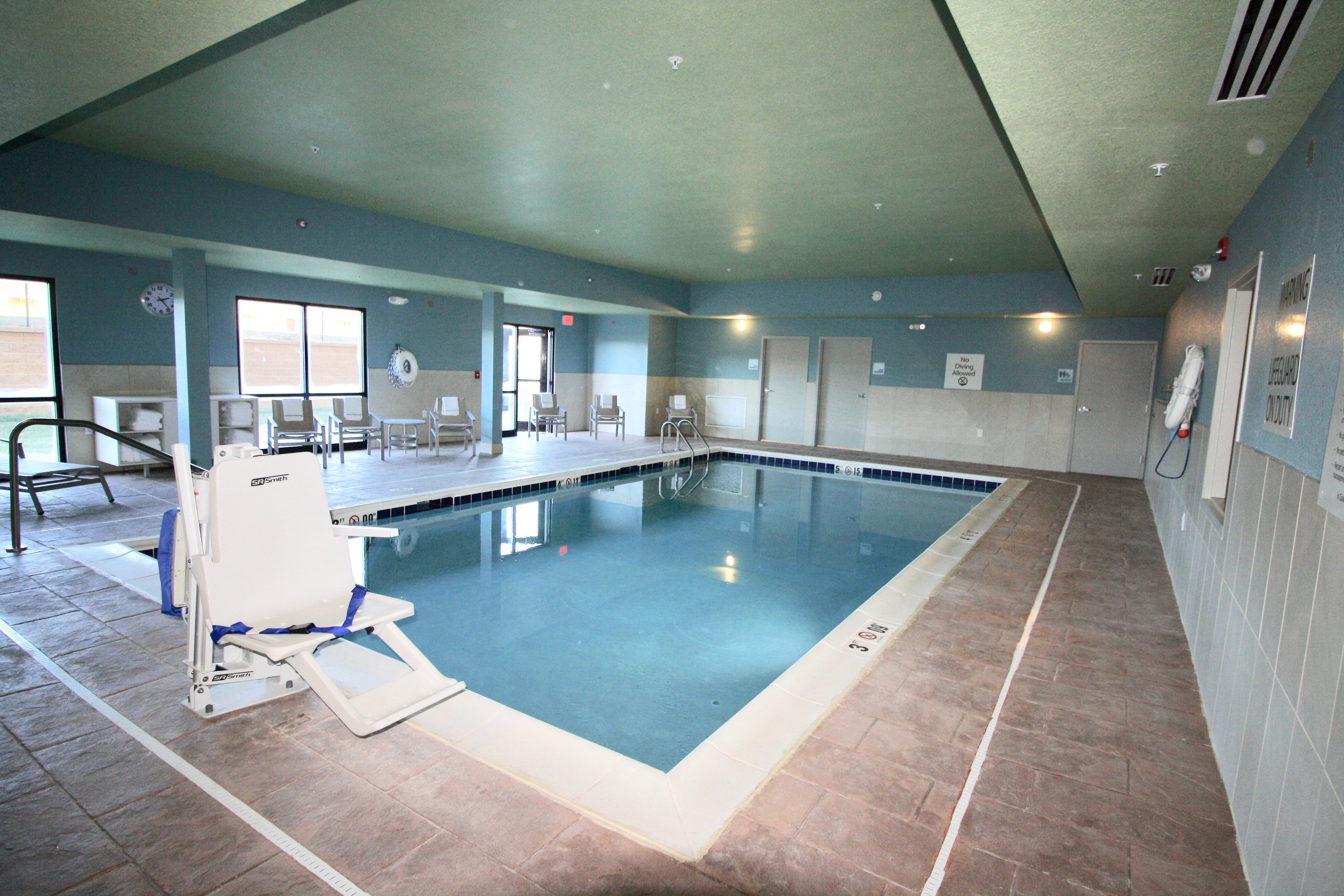 holiday inn exp and sts kirksville university area