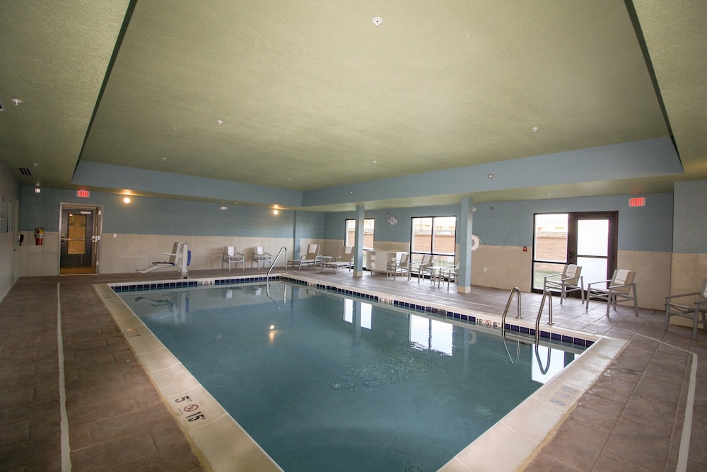 holiday inn exp and sts kirksville university area