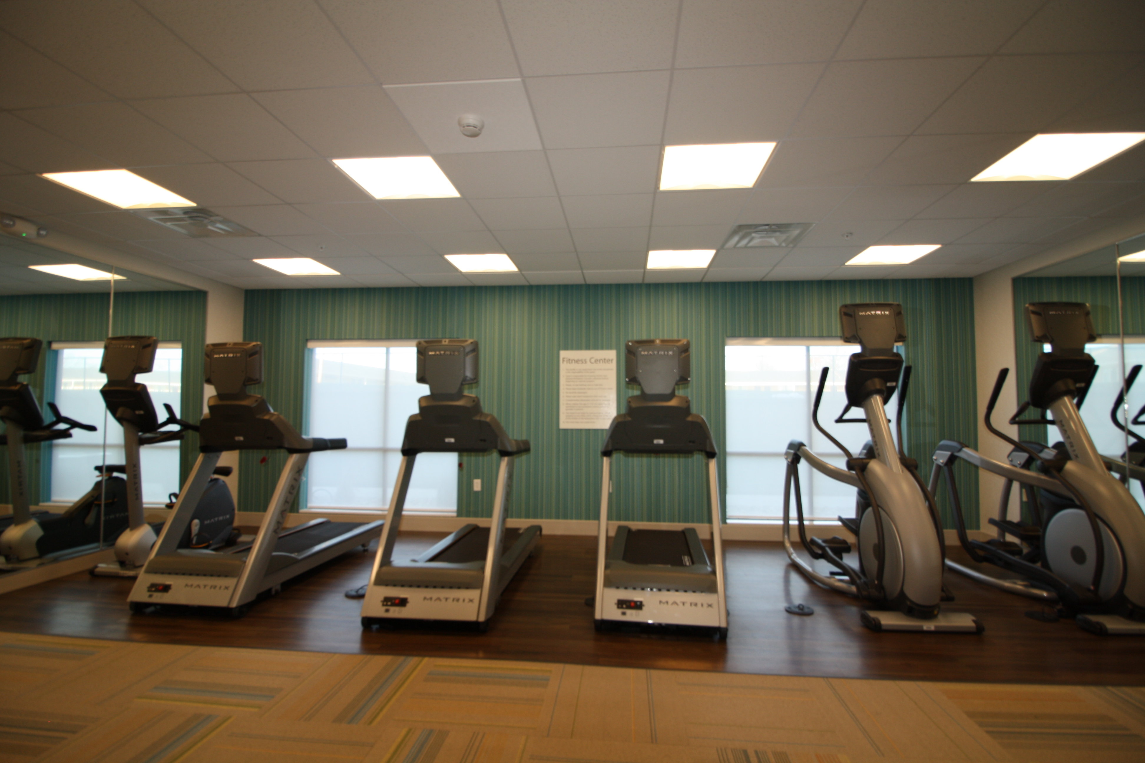 holiday inn exp and sts kirksville university area